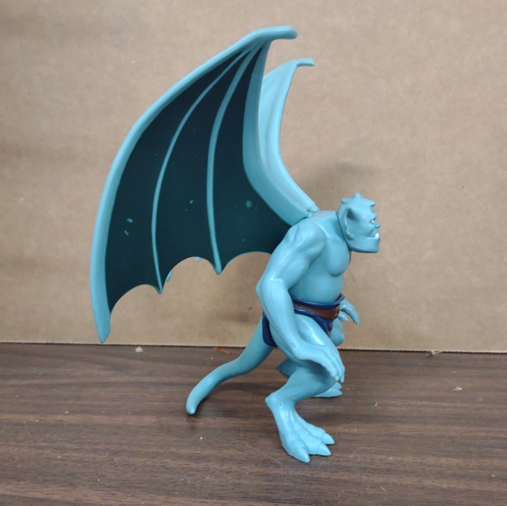 1995 Disney BVTV Gargoyles Series 1 Broadway Vintage Action Figure- Wings & Tail - Picture 3 of 6